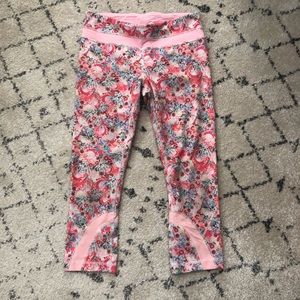 LULULEMON floral crop pant - expired print!